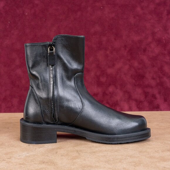 Stuart Weitzman Women Sadie Black Leather Zip Dress Office Ankle Boots sz 5B - Picture 9 of 9